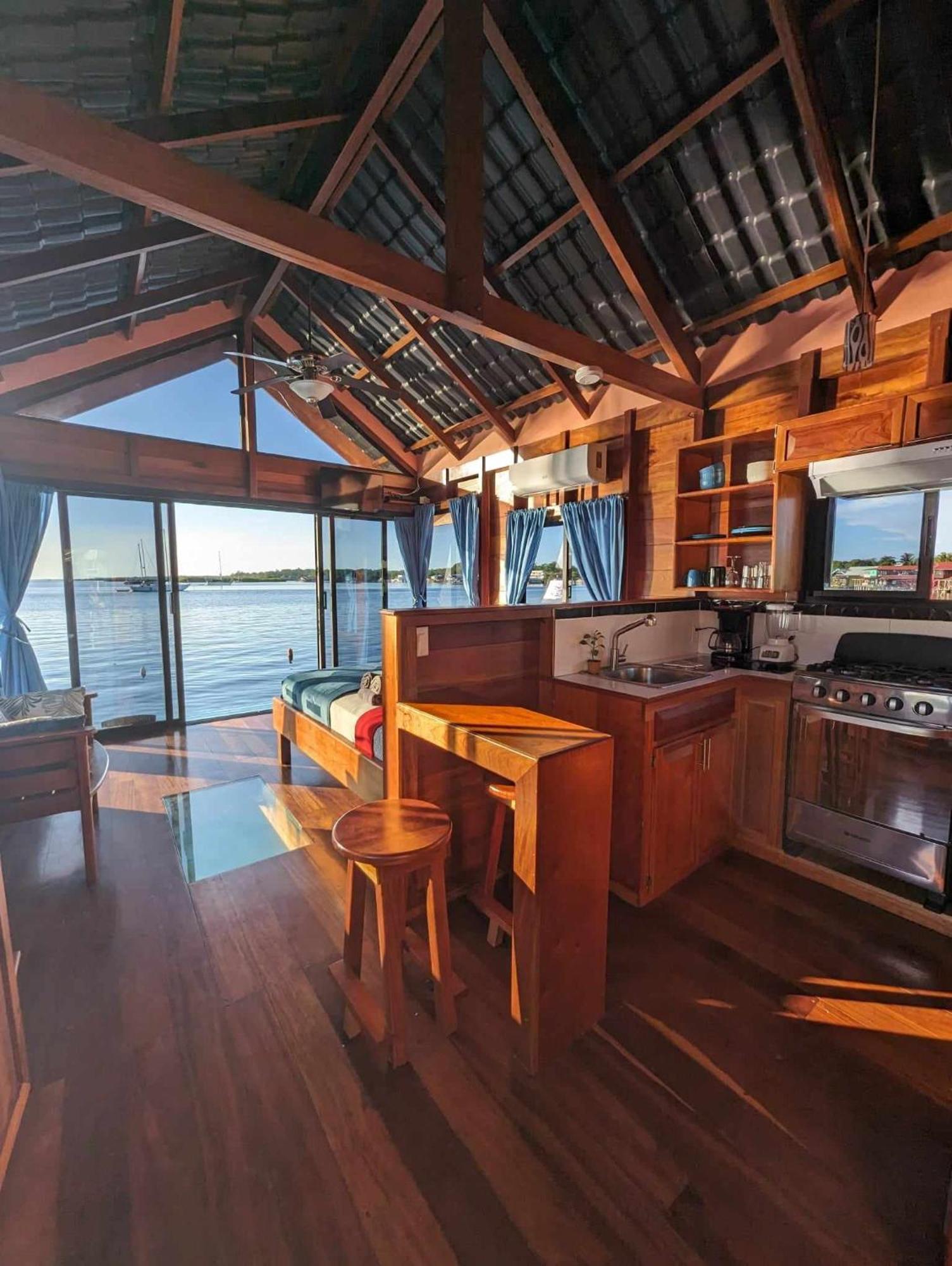 Barrbra Bnb Over The Sea Bocas Town Dış mekan fotoğraf