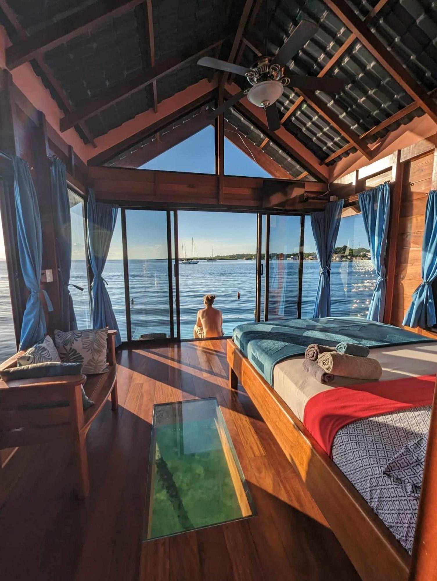 Barrbra Bnb Over The Sea Bocas Town Oda fotoğraf