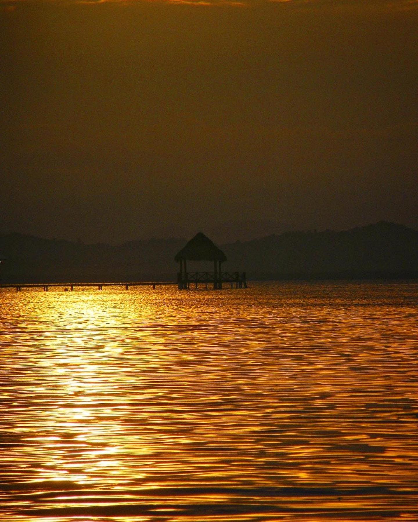 Barrbra Bnb Over The Sea Bocas Town Oda fotoğraf